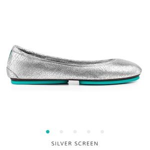 TIEKS Silver SCREEN Women's Flats. BNIB. Size 7.